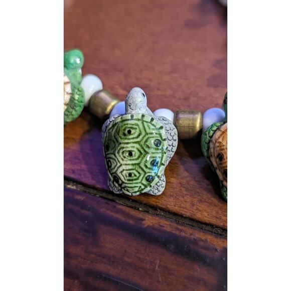 Glass Bead Ceramic Turtle Necklace & 70s Seed Bead Flower Choker - Picture 8 of 14